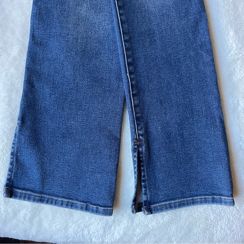 Express Mid Rise Medium Wash Skyscraper Jeans - Picture 14 of 14